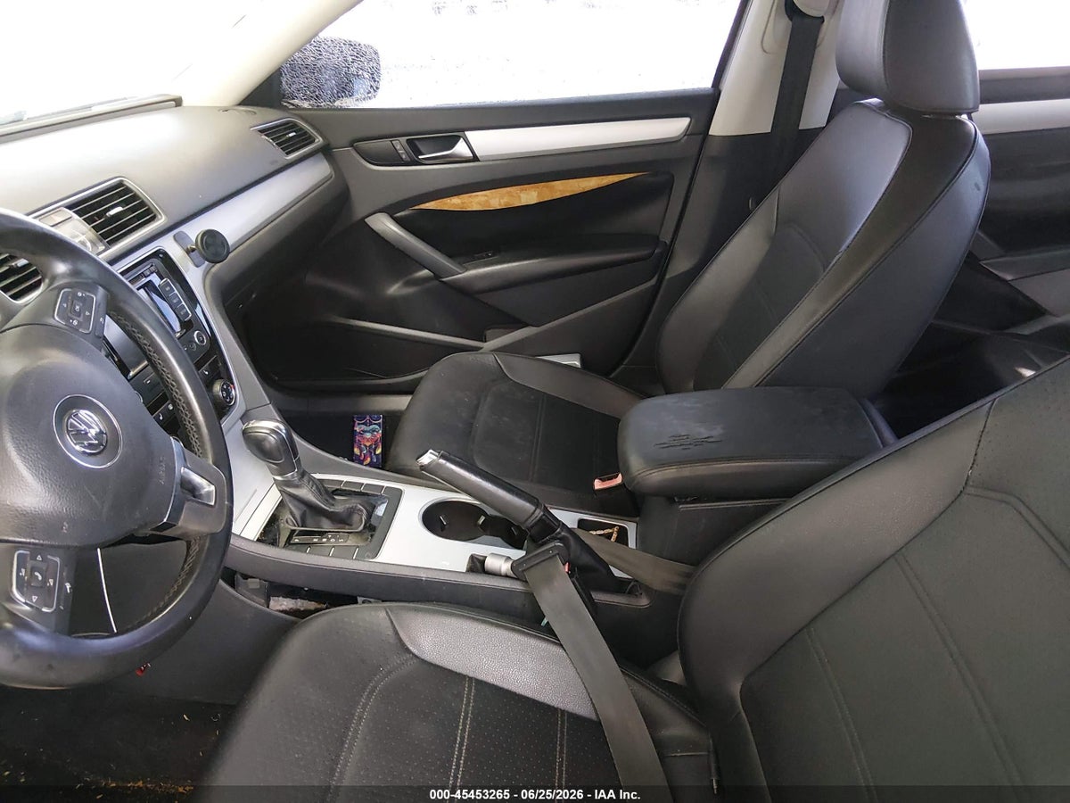 2013 VOLKSWAGEN PASSAT 2.0L TDI SE — снимка 5