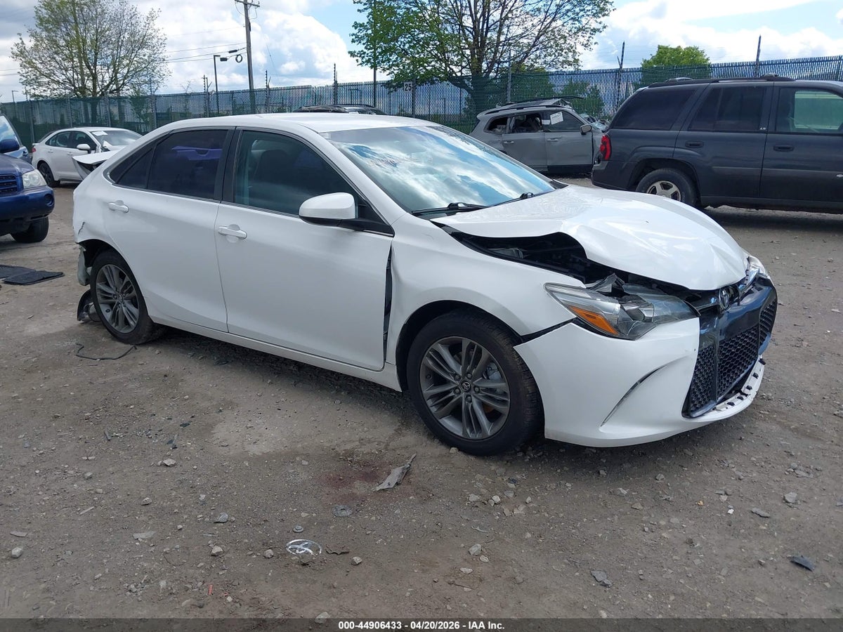 2017 TOYOTA CAMRY SE