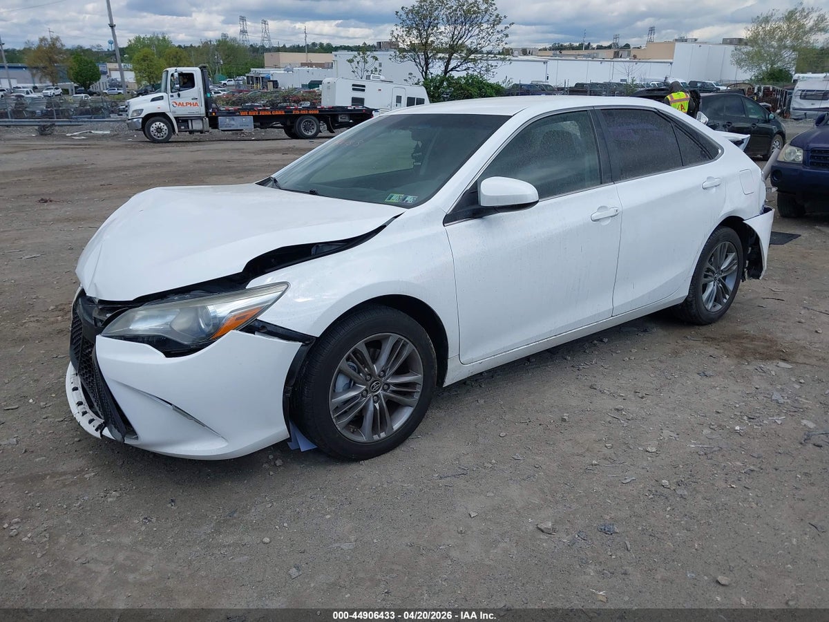 2017 TOYOTA CAMRY SE — снимка 2