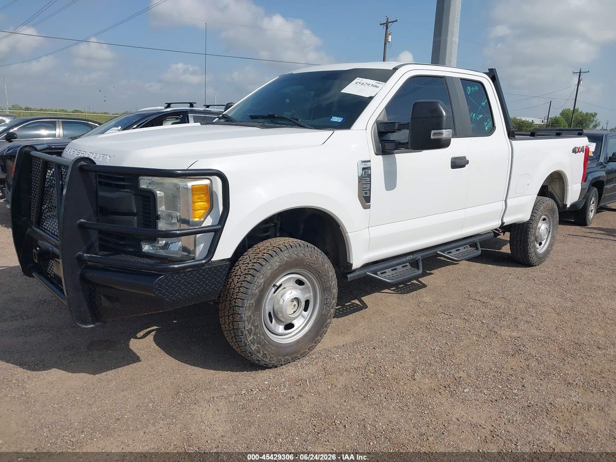 2017 FORD F-250 XL — снимка 2
