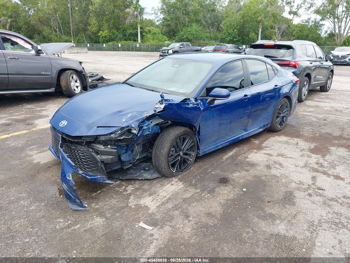 2025 TOYOTA CAMRY SE — снимка 2