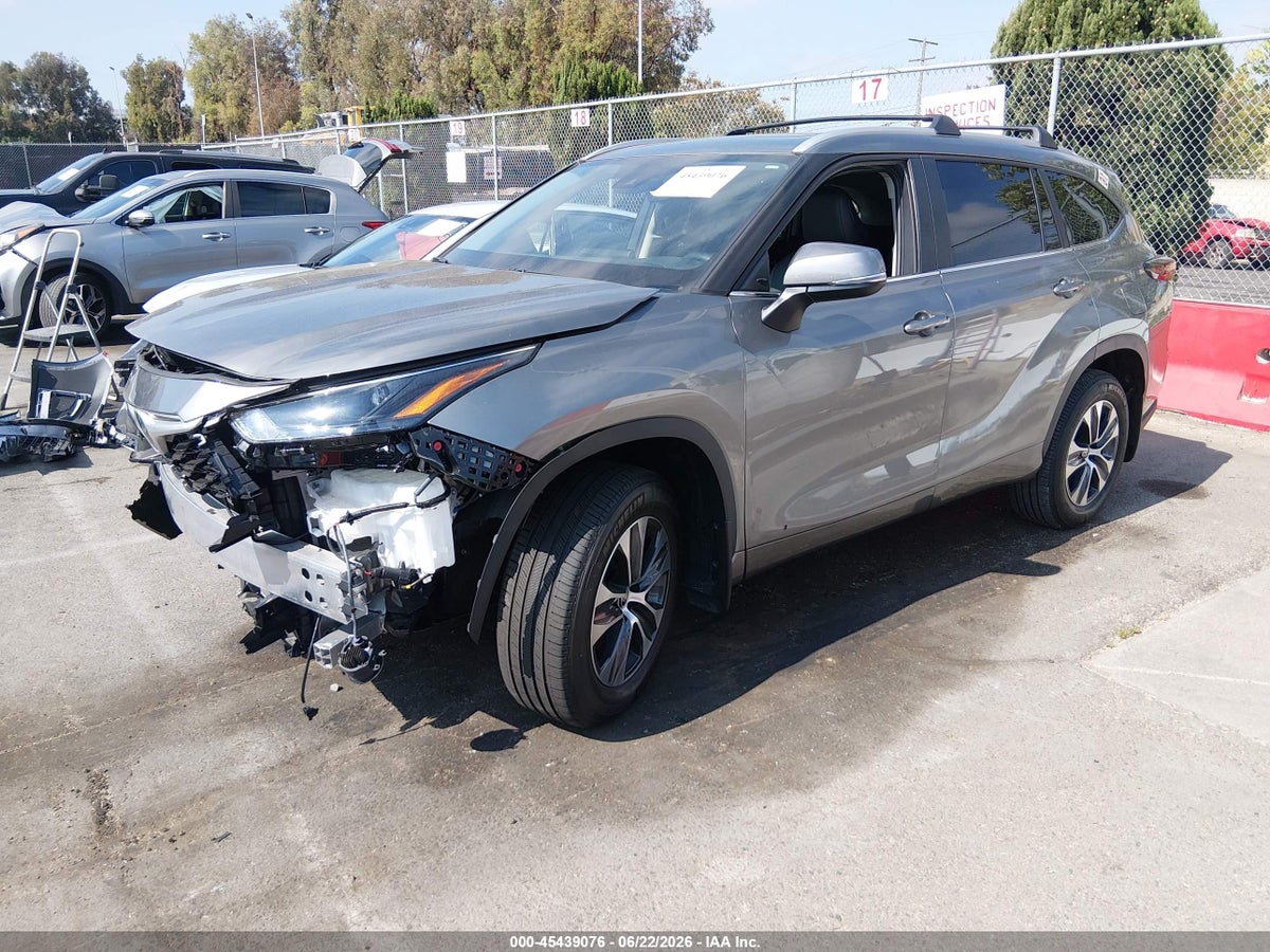 2026 TOYOTA HIGHLANDER XLE — снимка 2