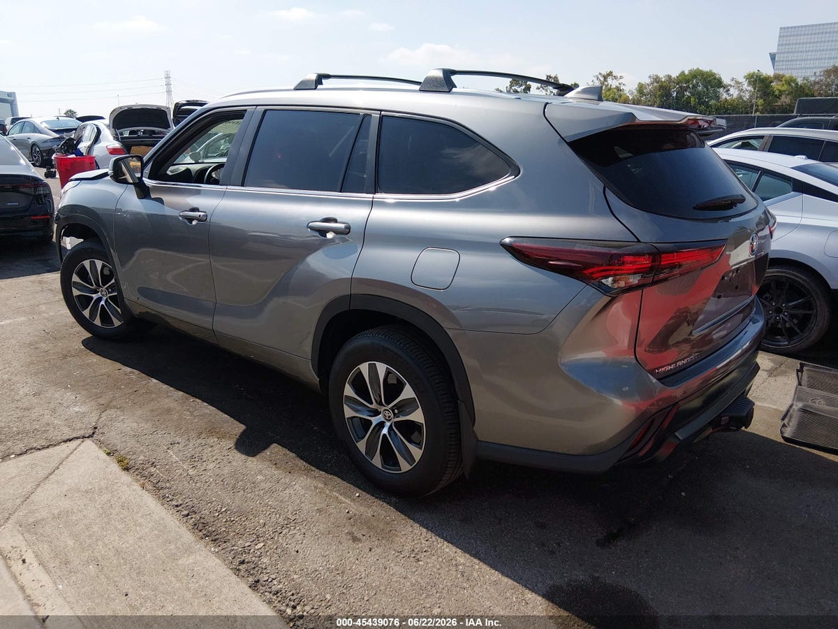 2026 TOYOTA HIGHLANDER XLE — снимка 3