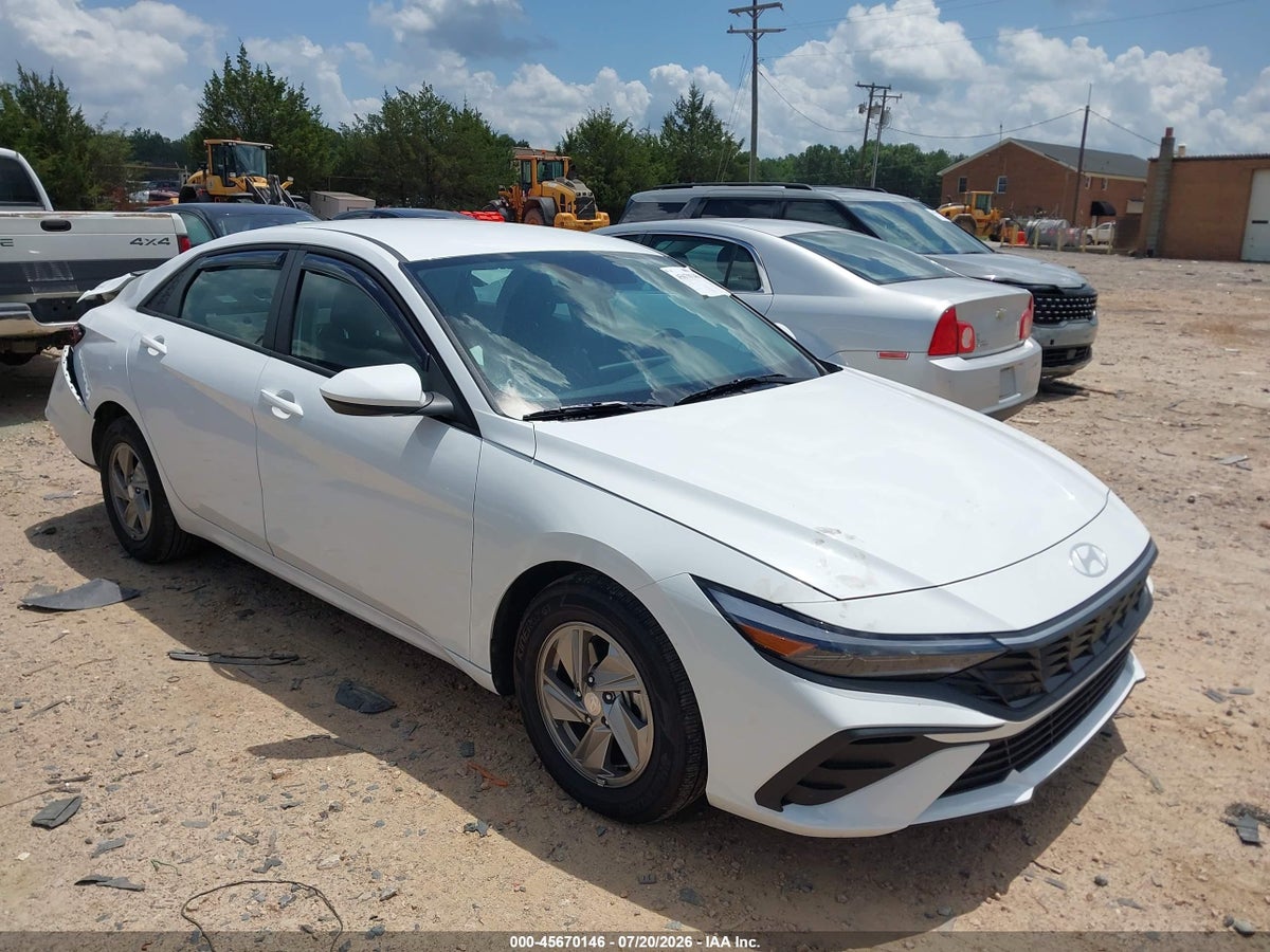 2025 HYUNDAI ELANTRA SE