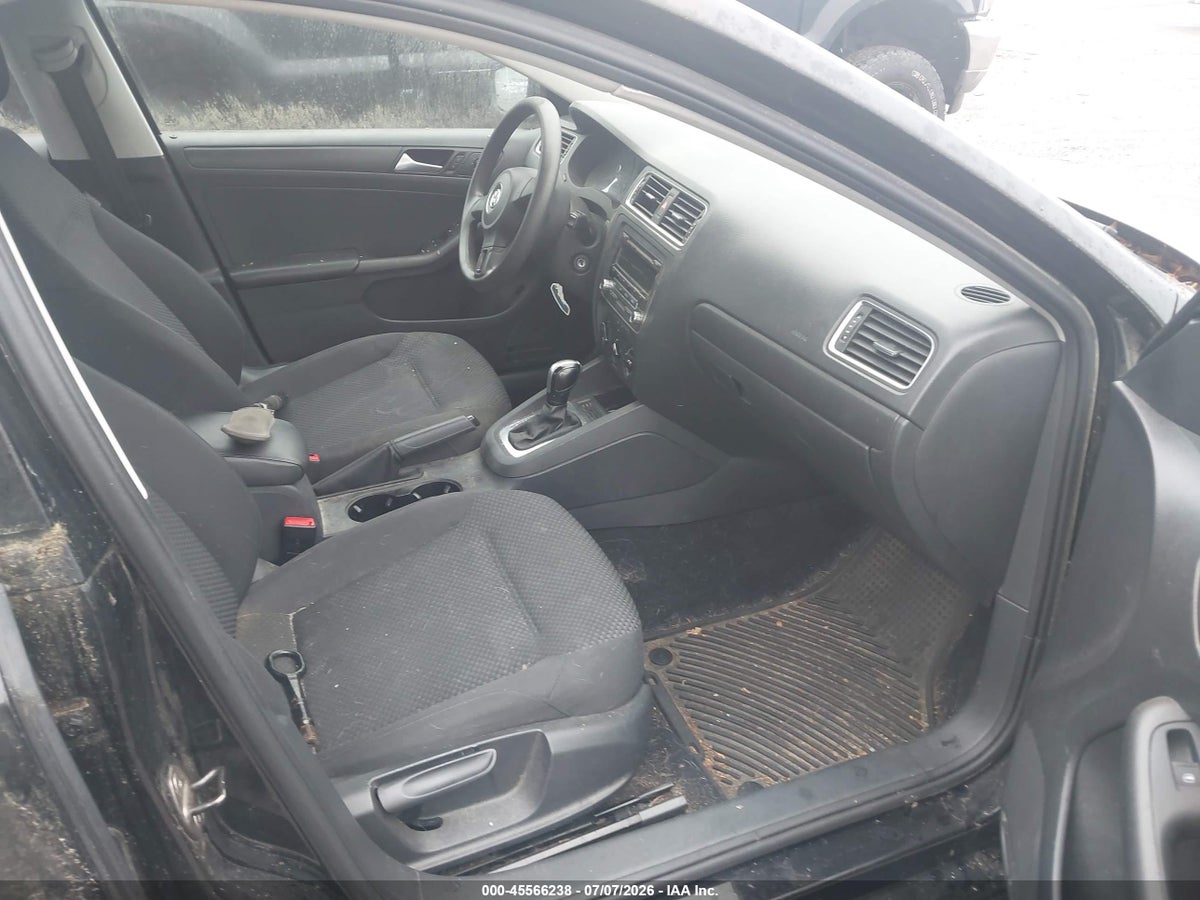 2014 VOLKSWAGEN JETTA 2.0L S — снимка 5