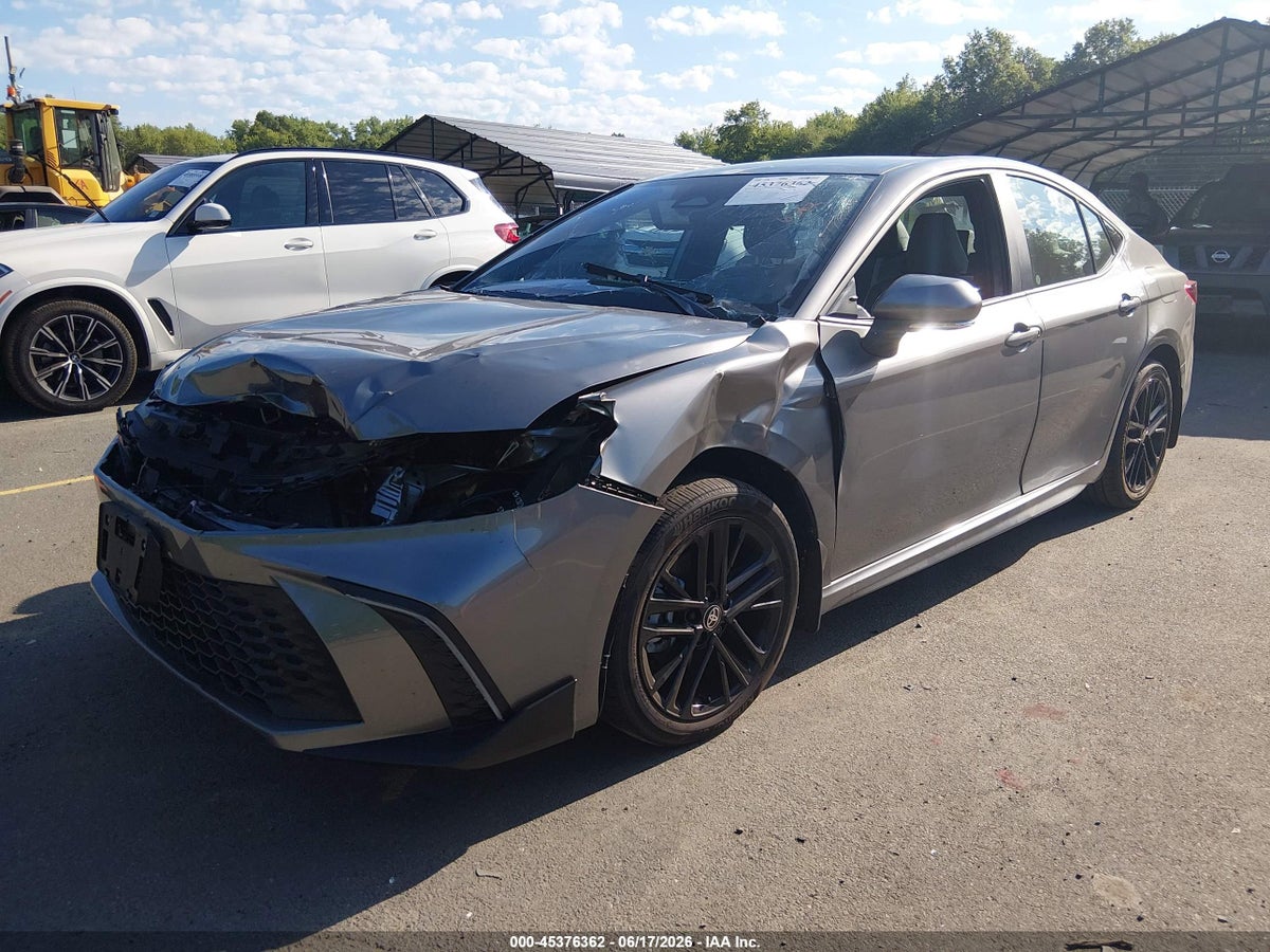 2025 TOYOTA CAMRY SE — снимка 2
