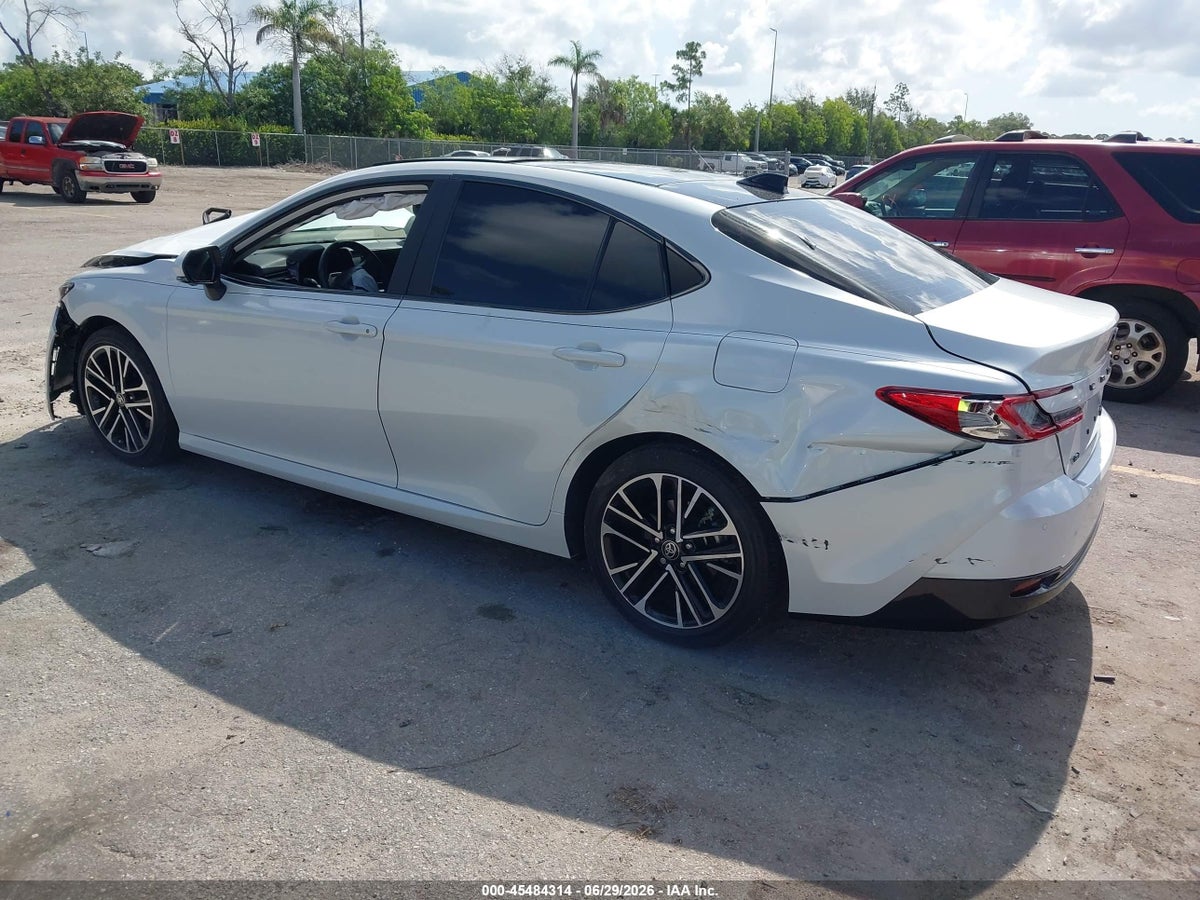 2025 TOYOTA CAMRY XLE — снимка 3