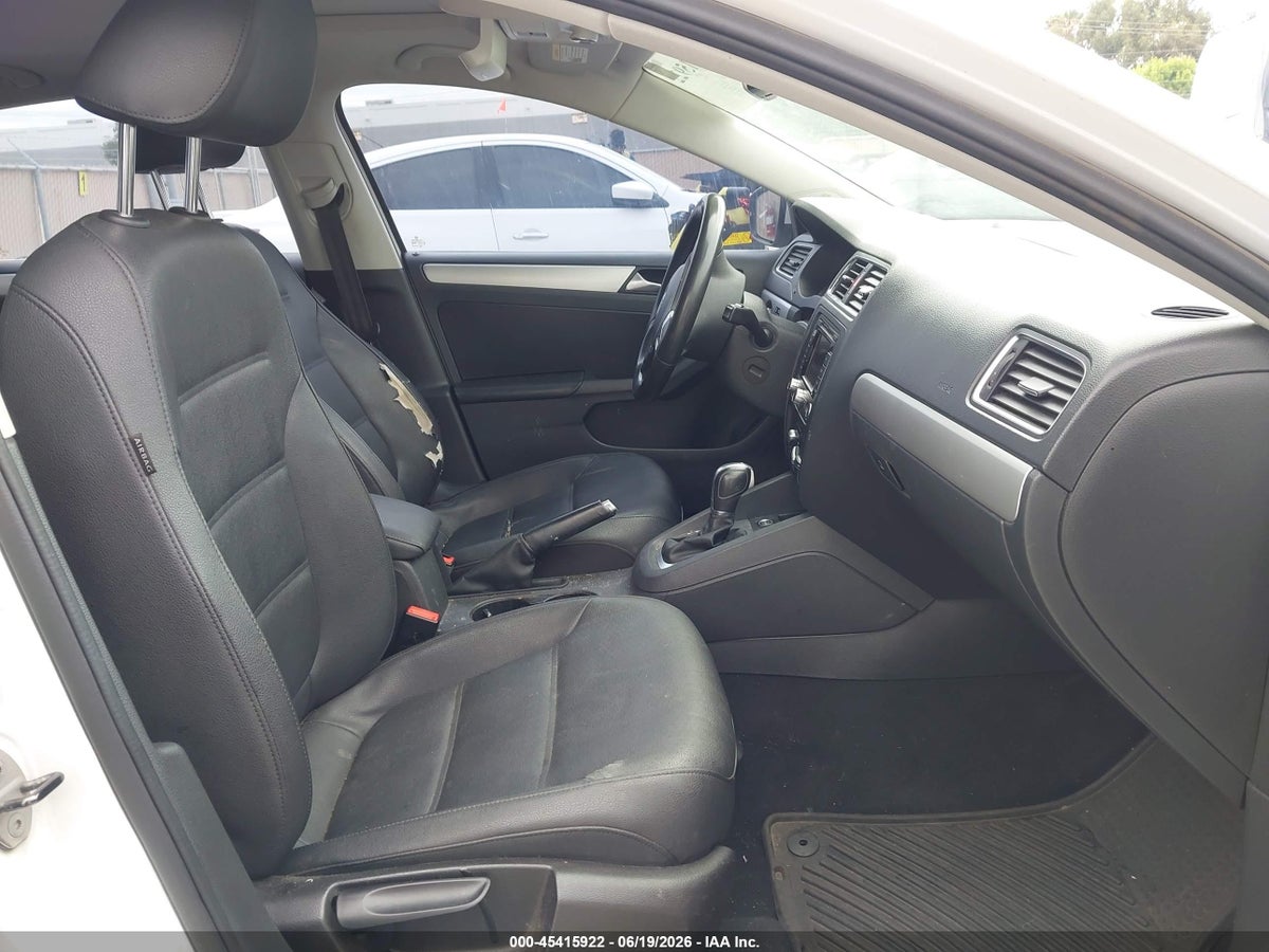 2011 VOLKSWAGEN JETTA 2.0L TDI — снимка 5
