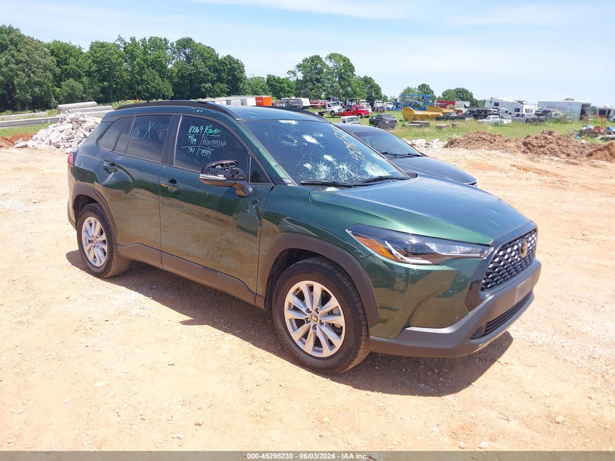 2024 TOYOTA COROLLA CROSS LE