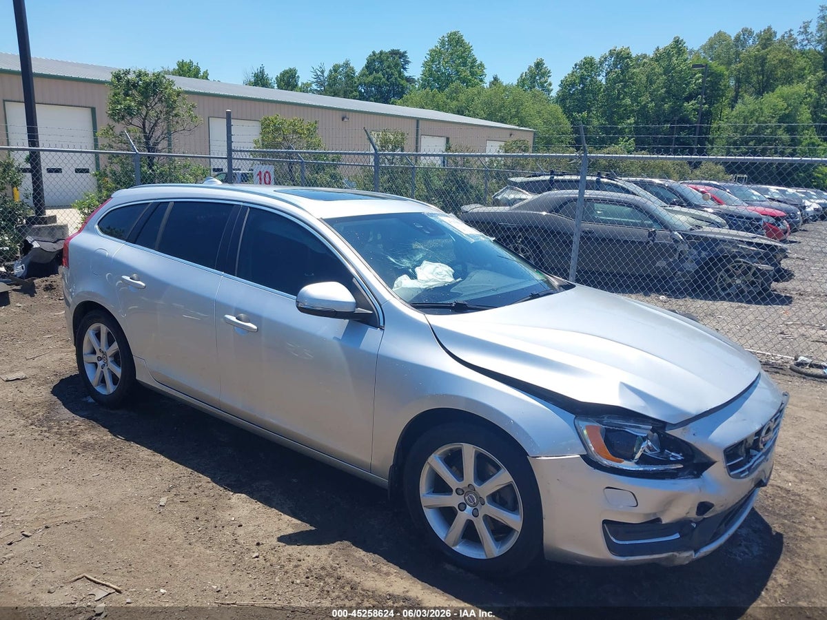2017 VOLVO V60 T5 PLATINUM