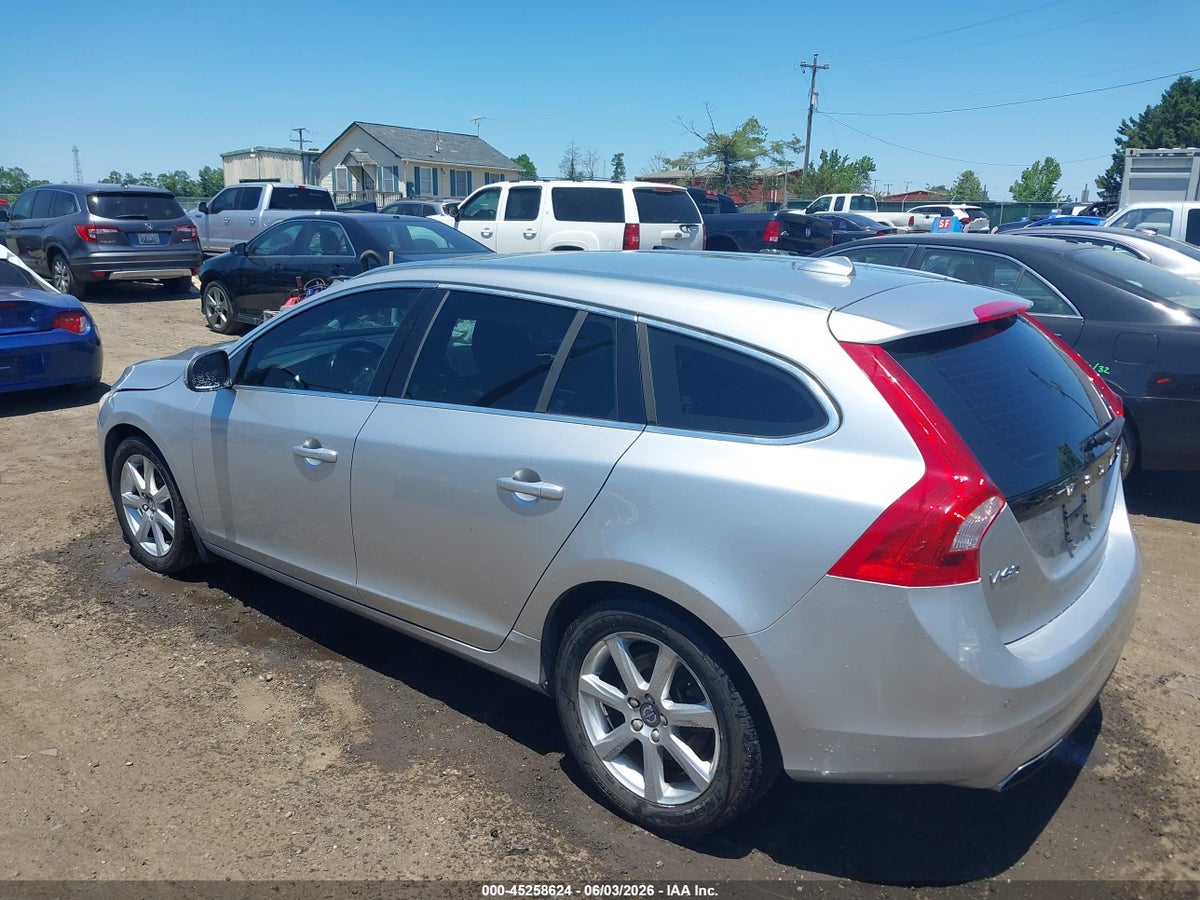 2017 VOLVO V60 T5 PLATINUM — снимка 3