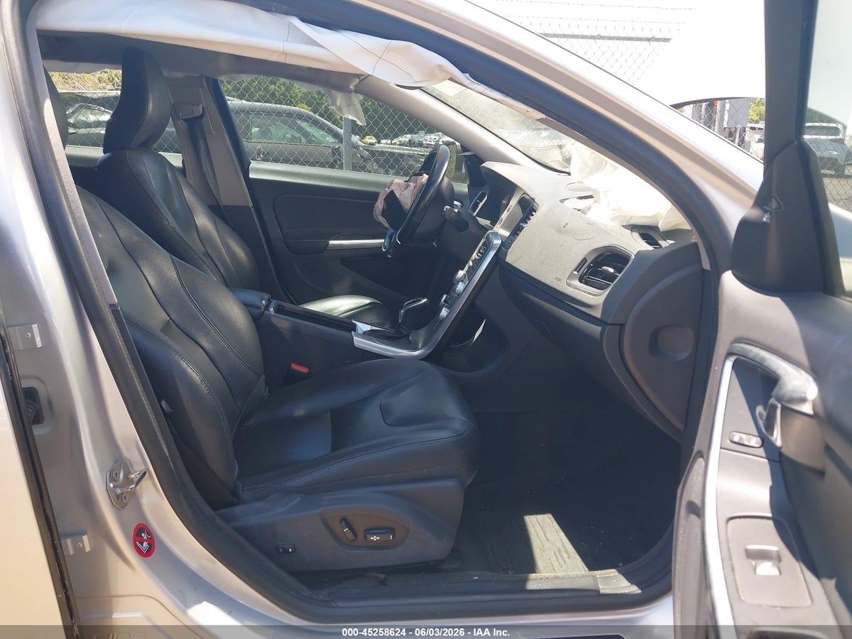 2017 VOLVO V60 T5 PLATINUM — снимка 5