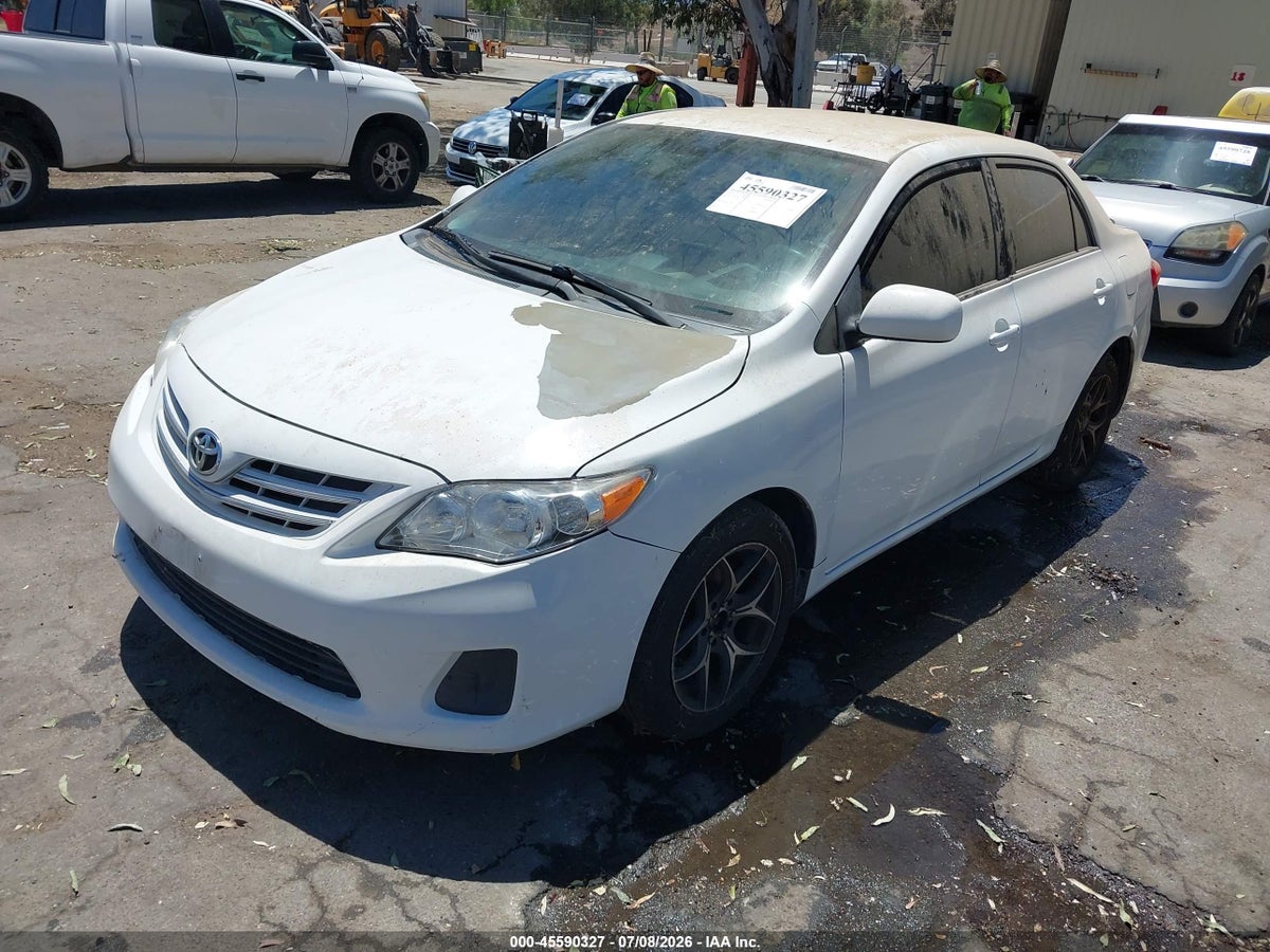 2013 TOYOTA COROLLA LE — снимка 2
