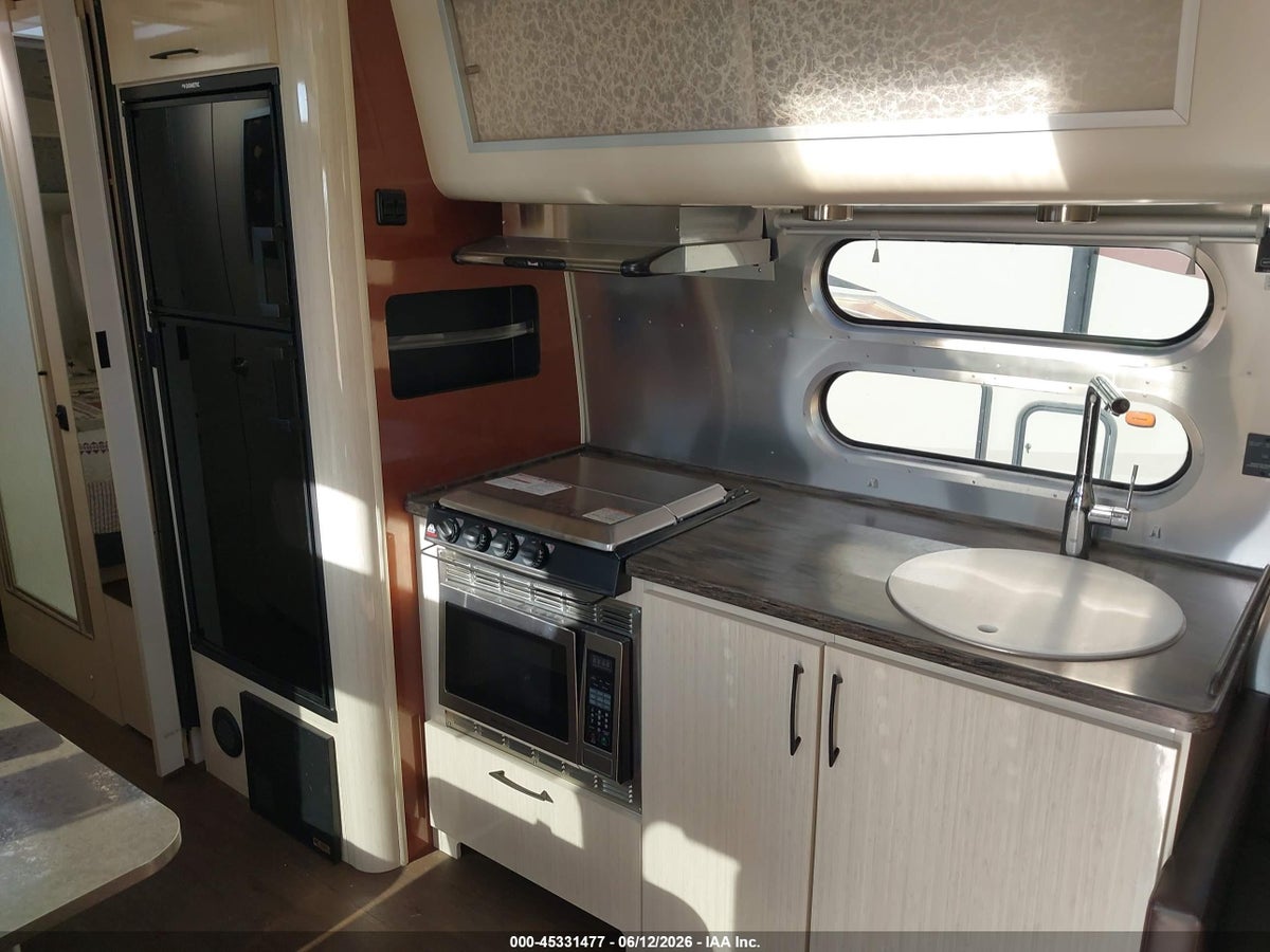 2016 AIRSTREAM CT — снимка 5