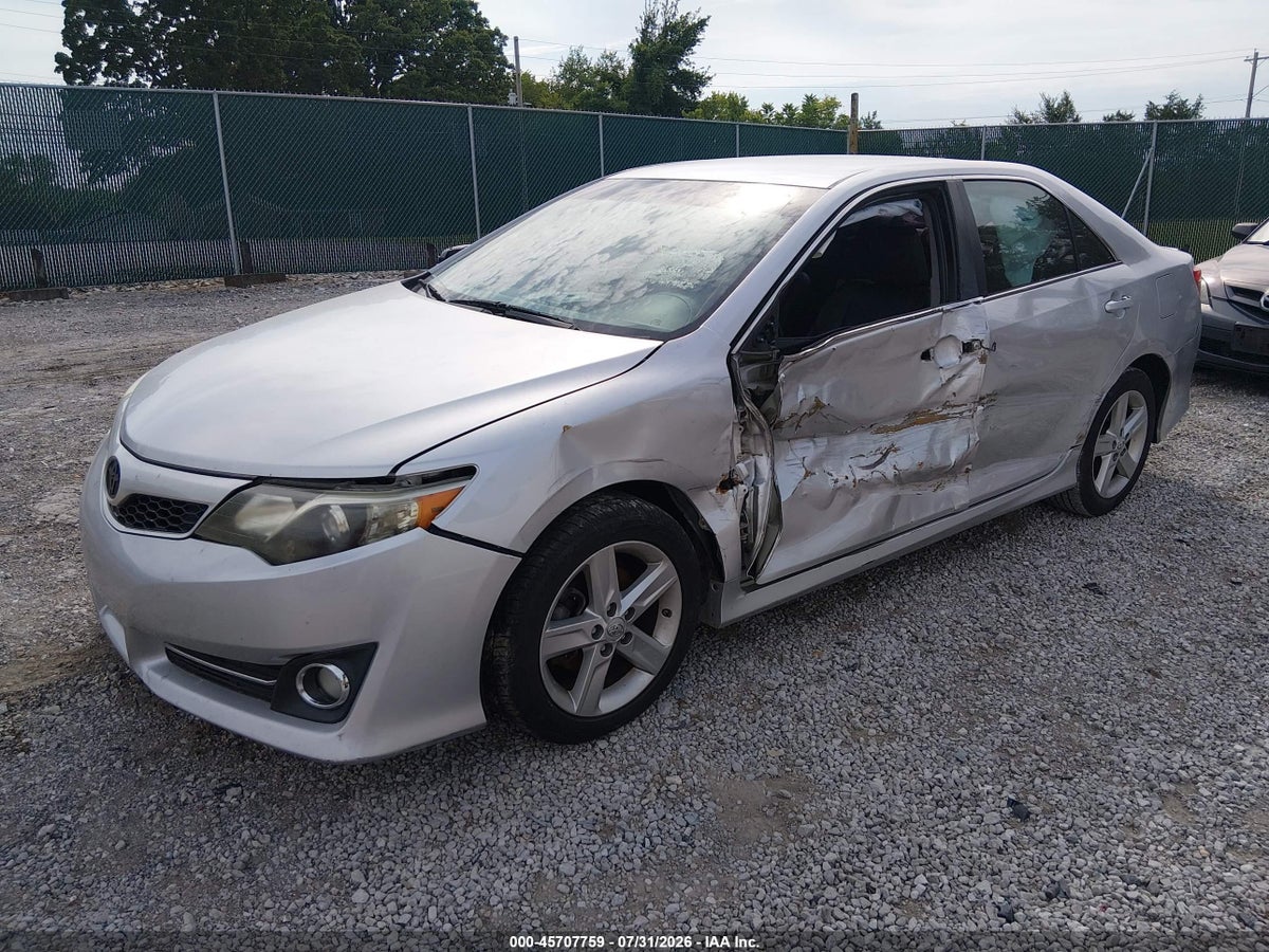 2014 TOYOTA CAMRY SE — снимка 2