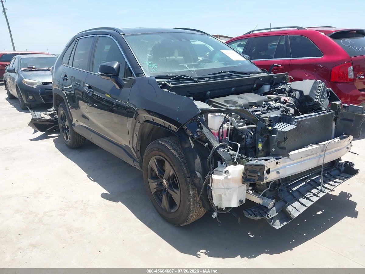 2021 TOYOTA RAV4 XLE