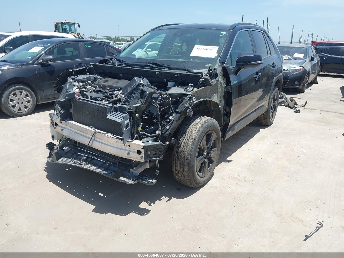 2021 TOYOTA RAV4 XLE — снимка 2