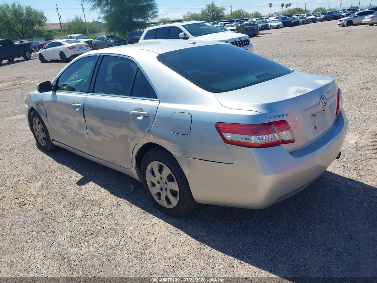 2011 TOYOTA CAMRY LE — снимка 3