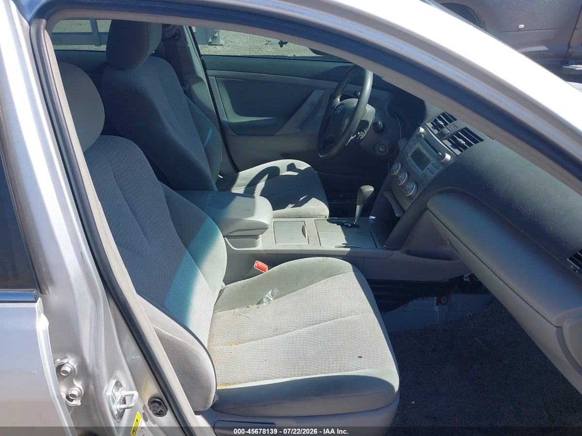 2011 TOYOTA CAMRY LE — снимка 5