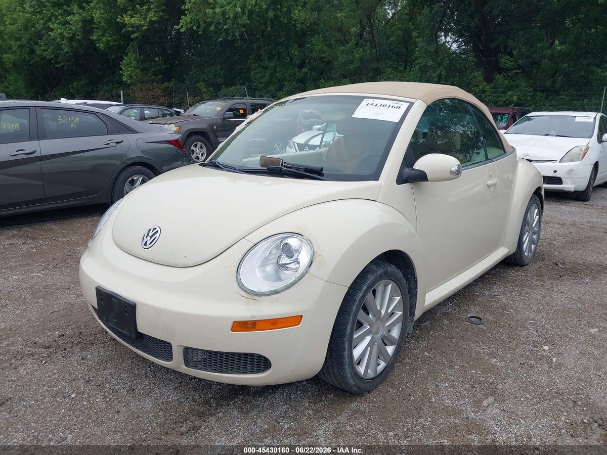 2010 VOLKSWAGEN NEW BEETLE 2.5L — снимка 2