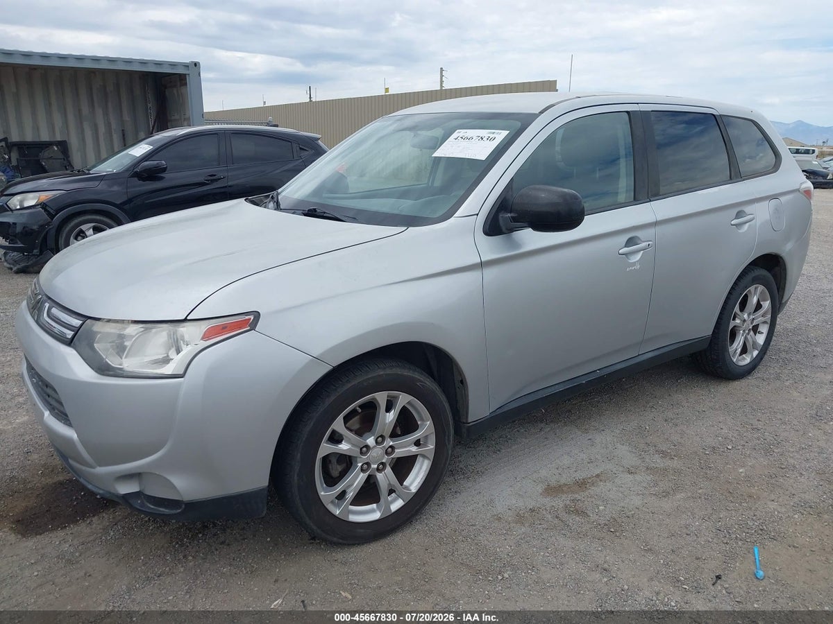 2014 MITSUBISHI OUTLANDER ES — снимка 2