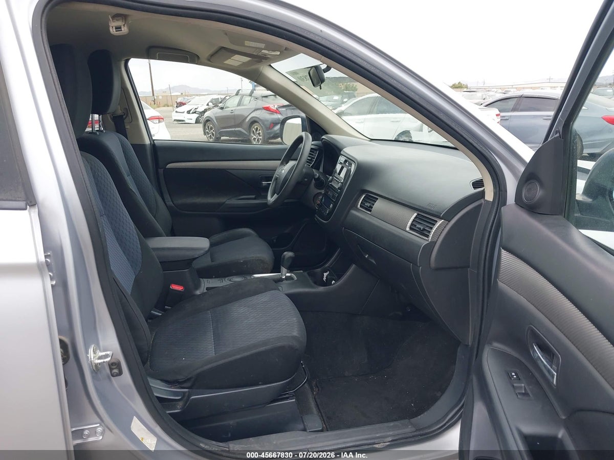 2014 MITSUBISHI OUTLANDER ES — снимка 5