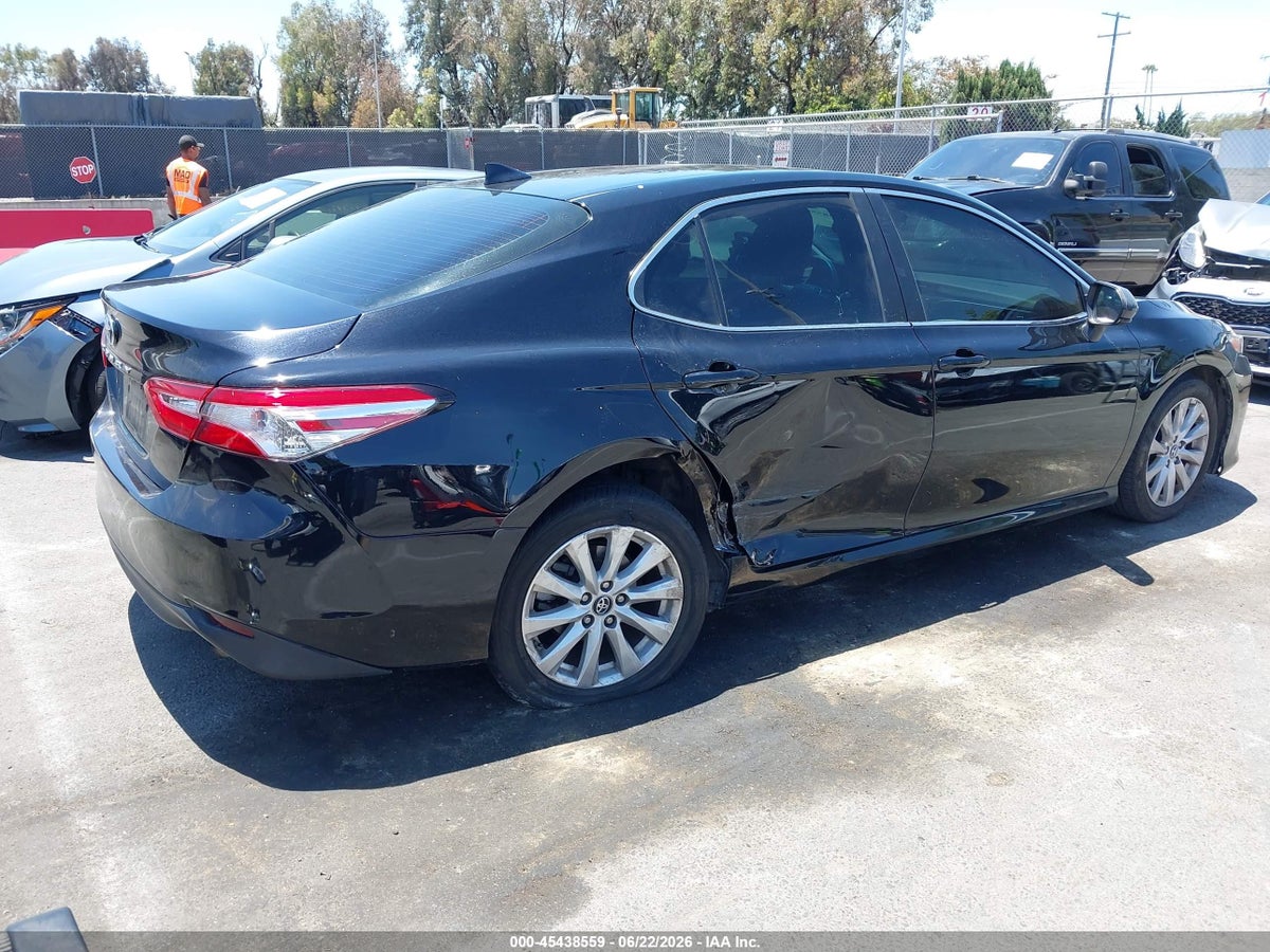 2019 TOYOTA CAMRY LE — снимка 4