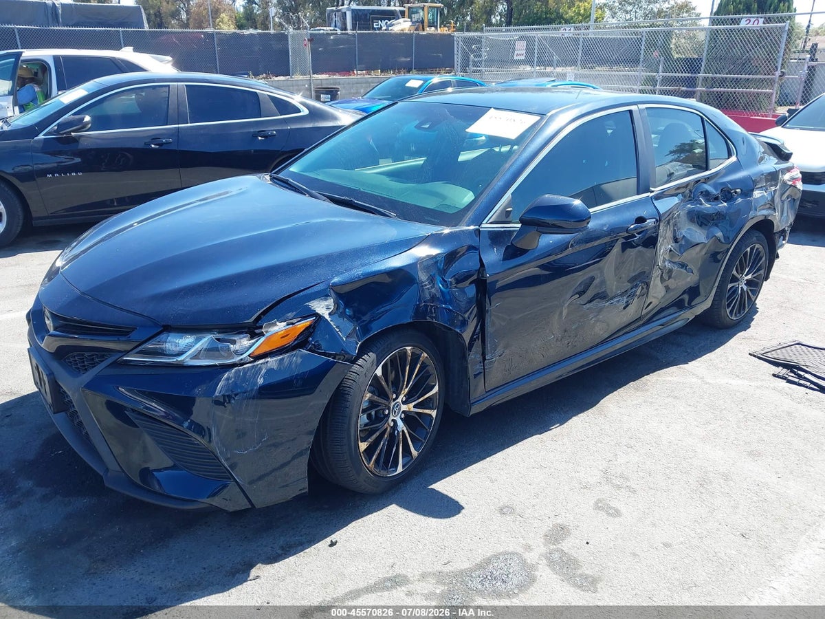 2018 TOYOTA CAMRY SE — снимка 2