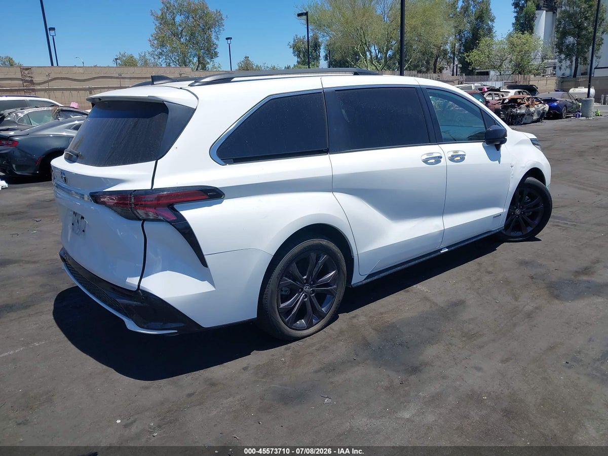 2021 TOYOTA SIENNA XSE — снимка 4