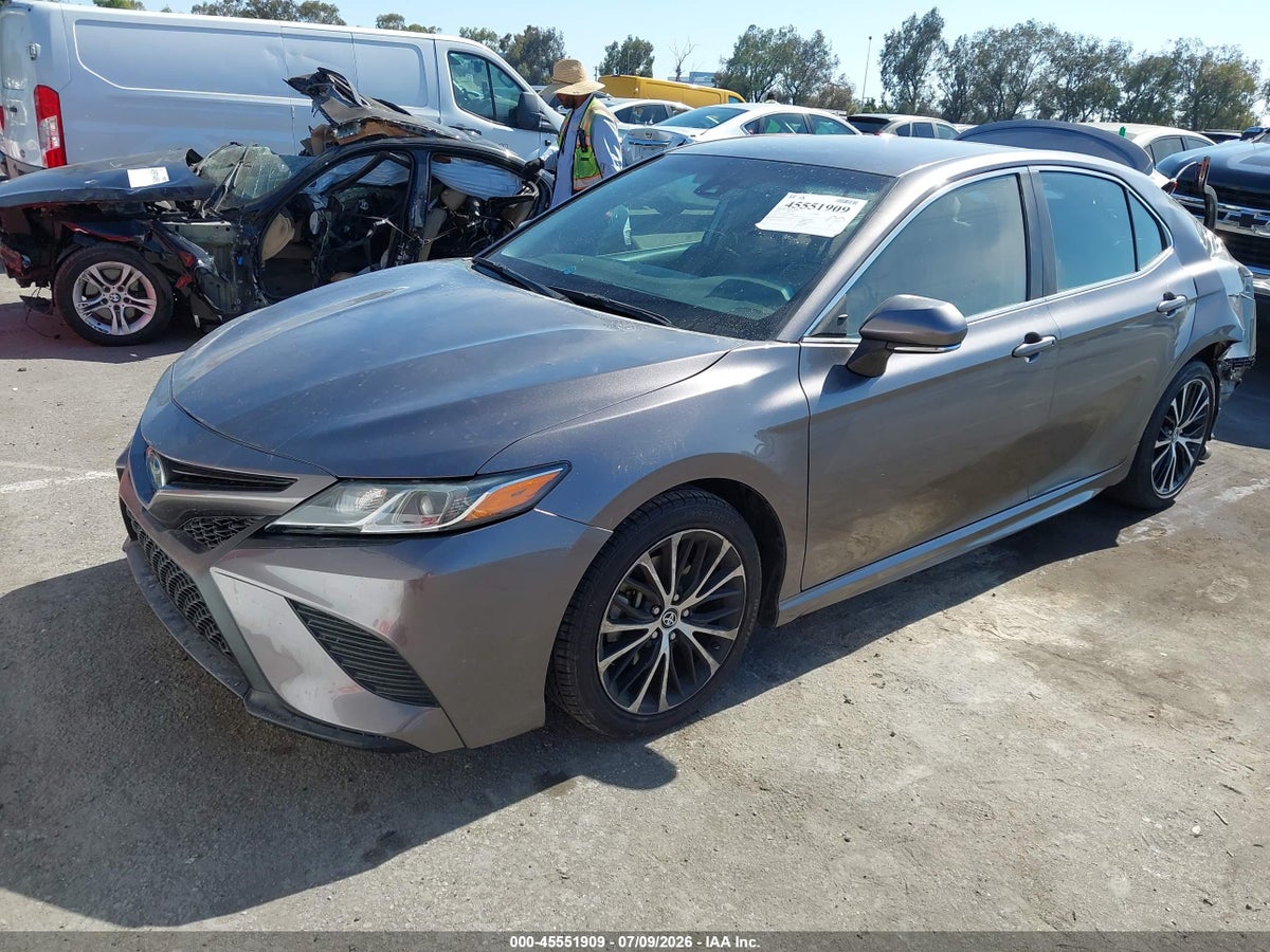 2018 TOYOTA CAMRY SE — снимка 2