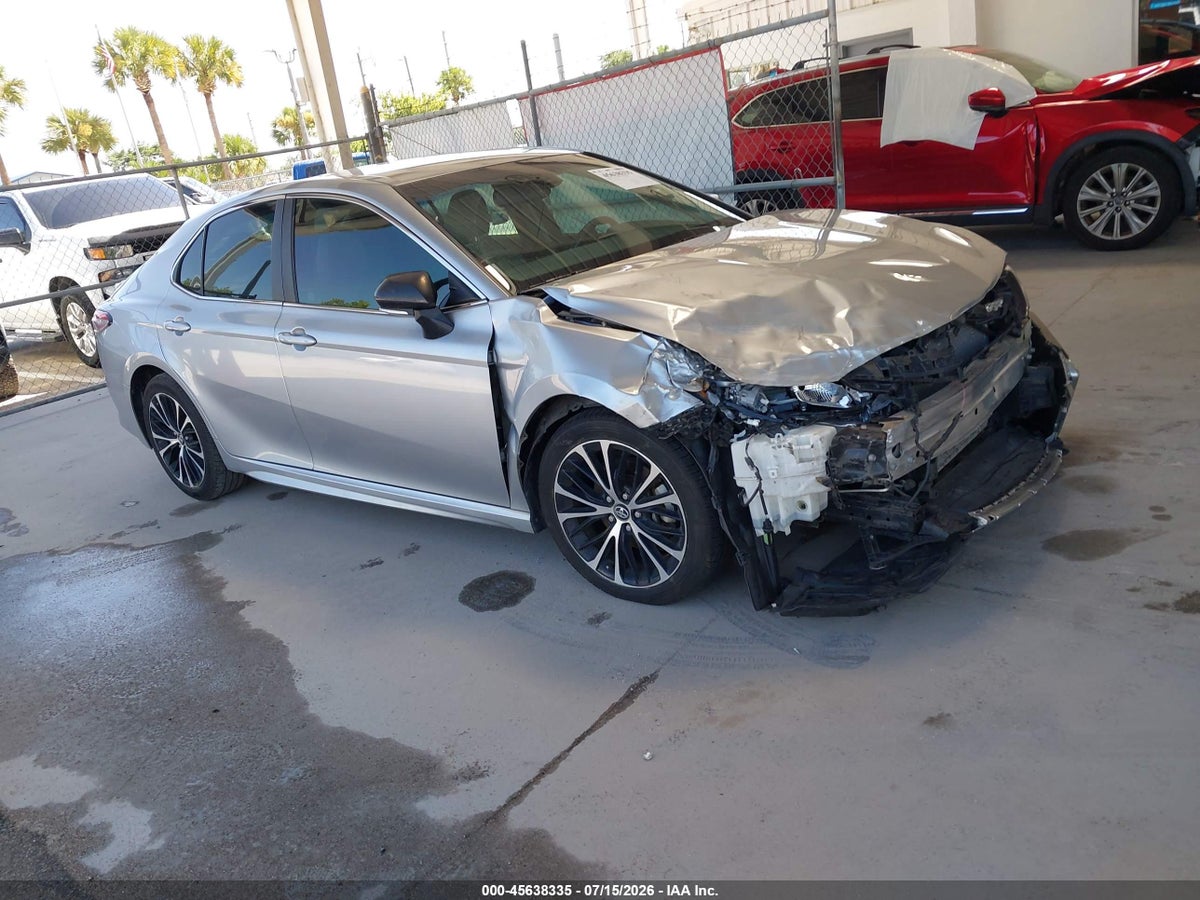2018 TOYOTA CAMRY SE