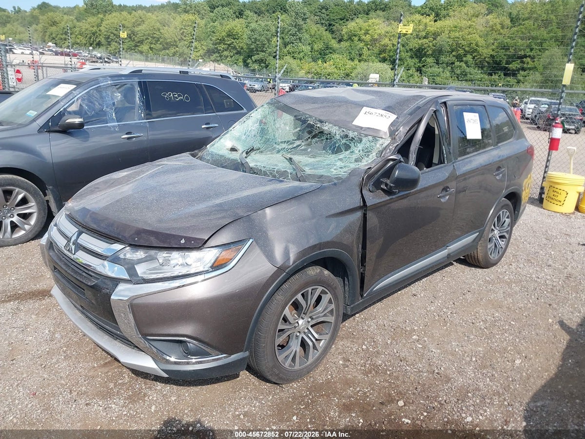 2017 MITSUBISHI OUTLANDER ES — снимка 2