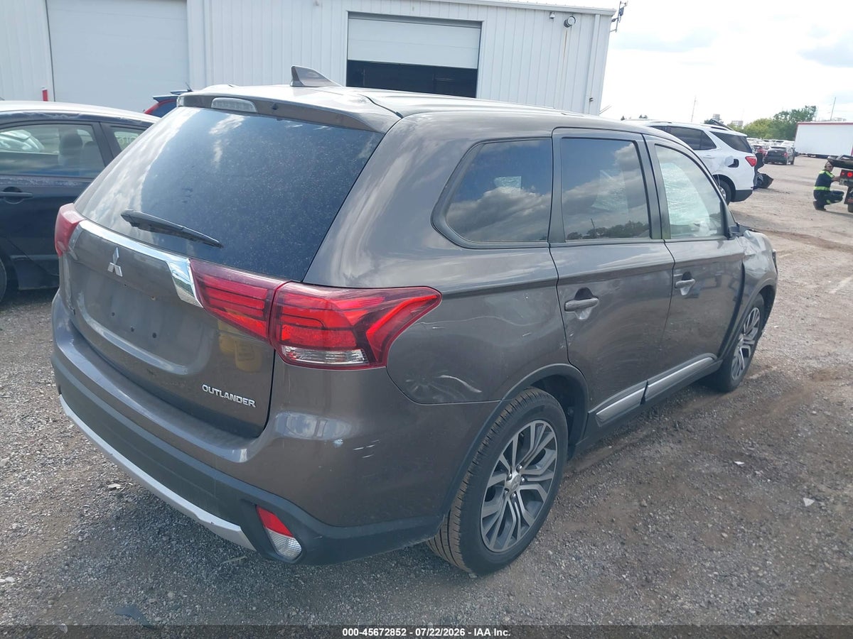 2017 MITSUBISHI OUTLANDER ES — снимка 4