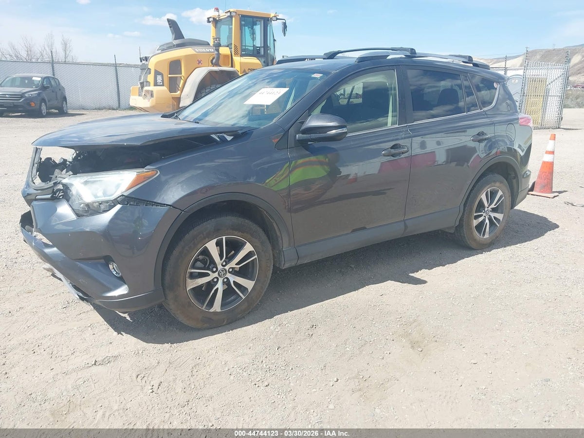 2018 TOYOTA RAV4 XLE — снимка 2