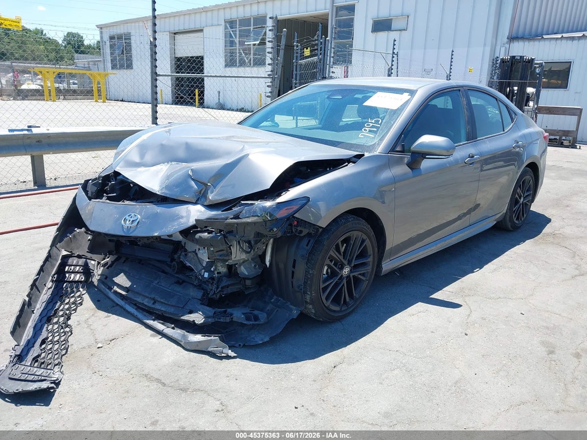 2025 TOYOTA CAMRY SE — снимка 2
