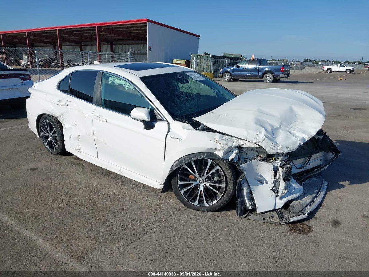 2020 TOYOTA CAMRY HYBRID SE
