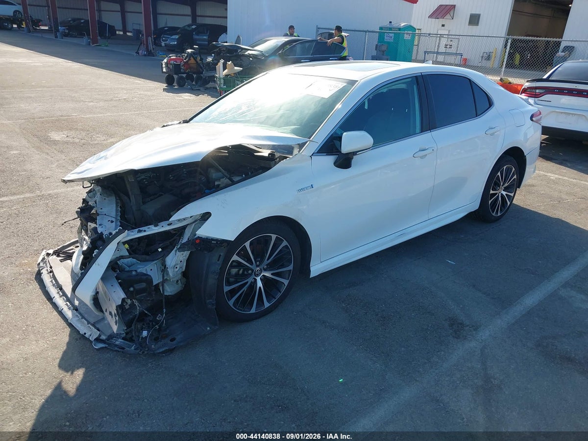 2020 TOYOTA CAMRY HYBRID SE — снимка 2