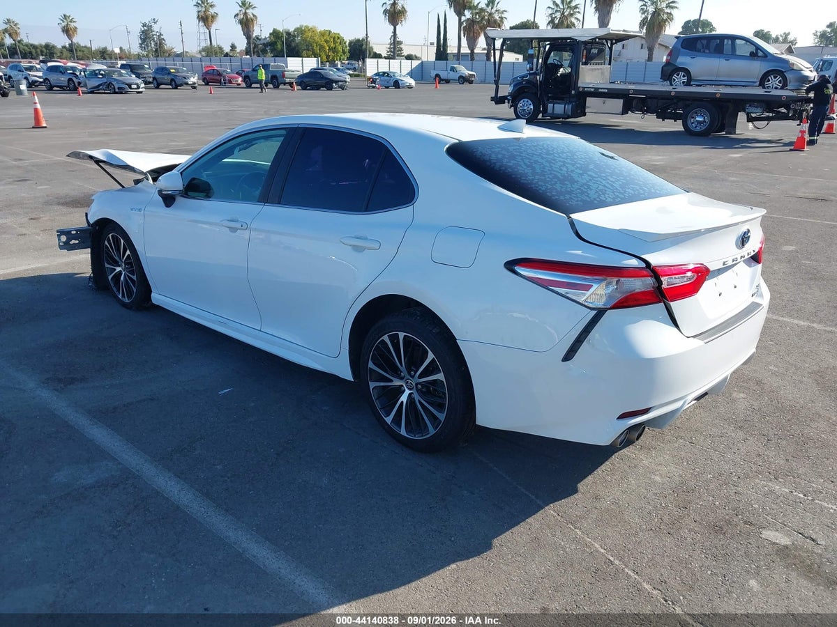 2020 TOYOTA CAMRY HYBRID SE — снимка 3