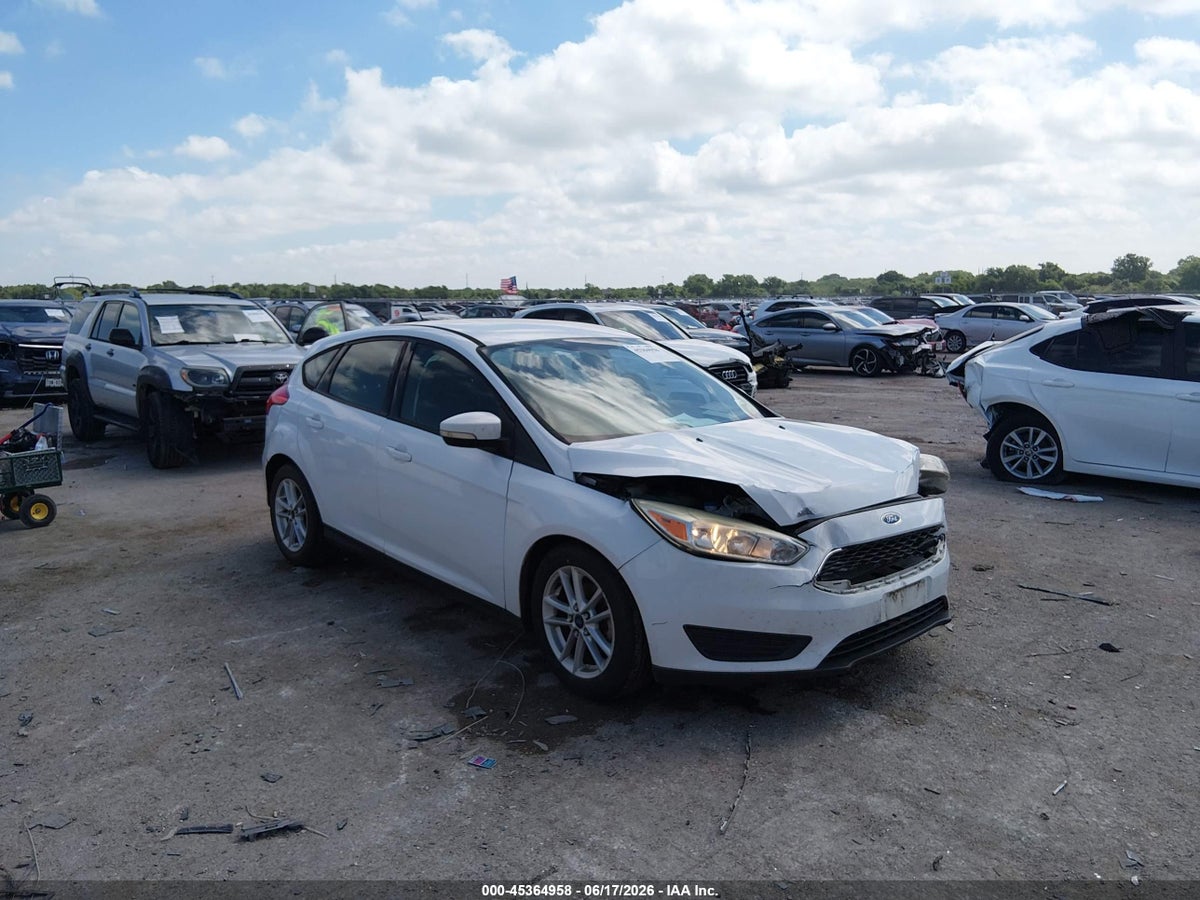 2015 FORD FOCUS SE