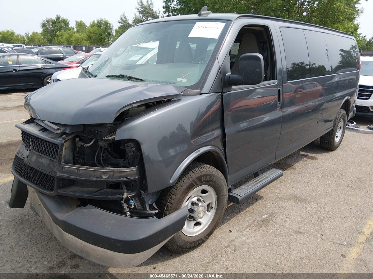2016 CHEVROLET EXPRESS 3500 LT — снимка 2
