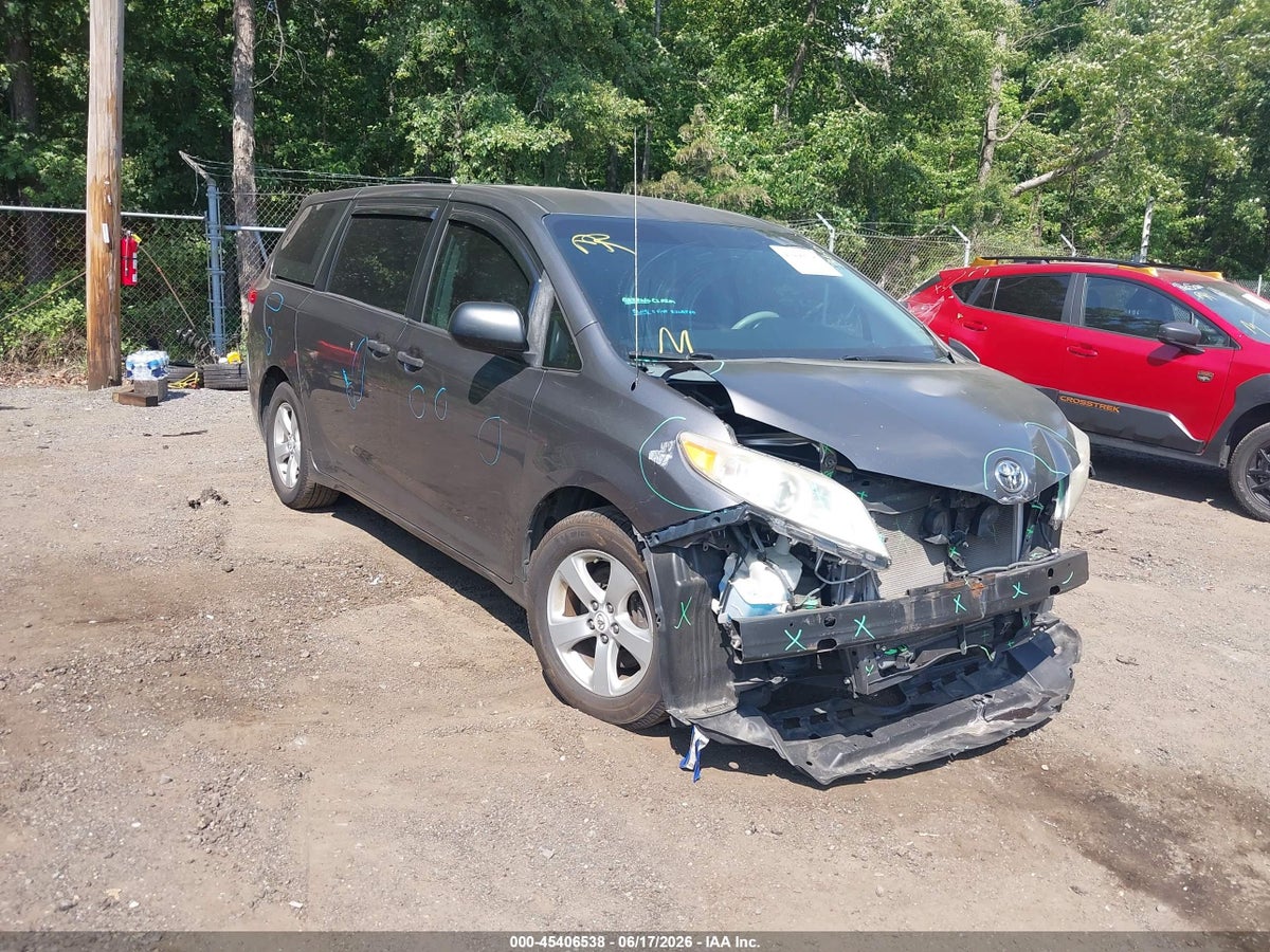 2011 TOYOTA SIENNA BASE V6