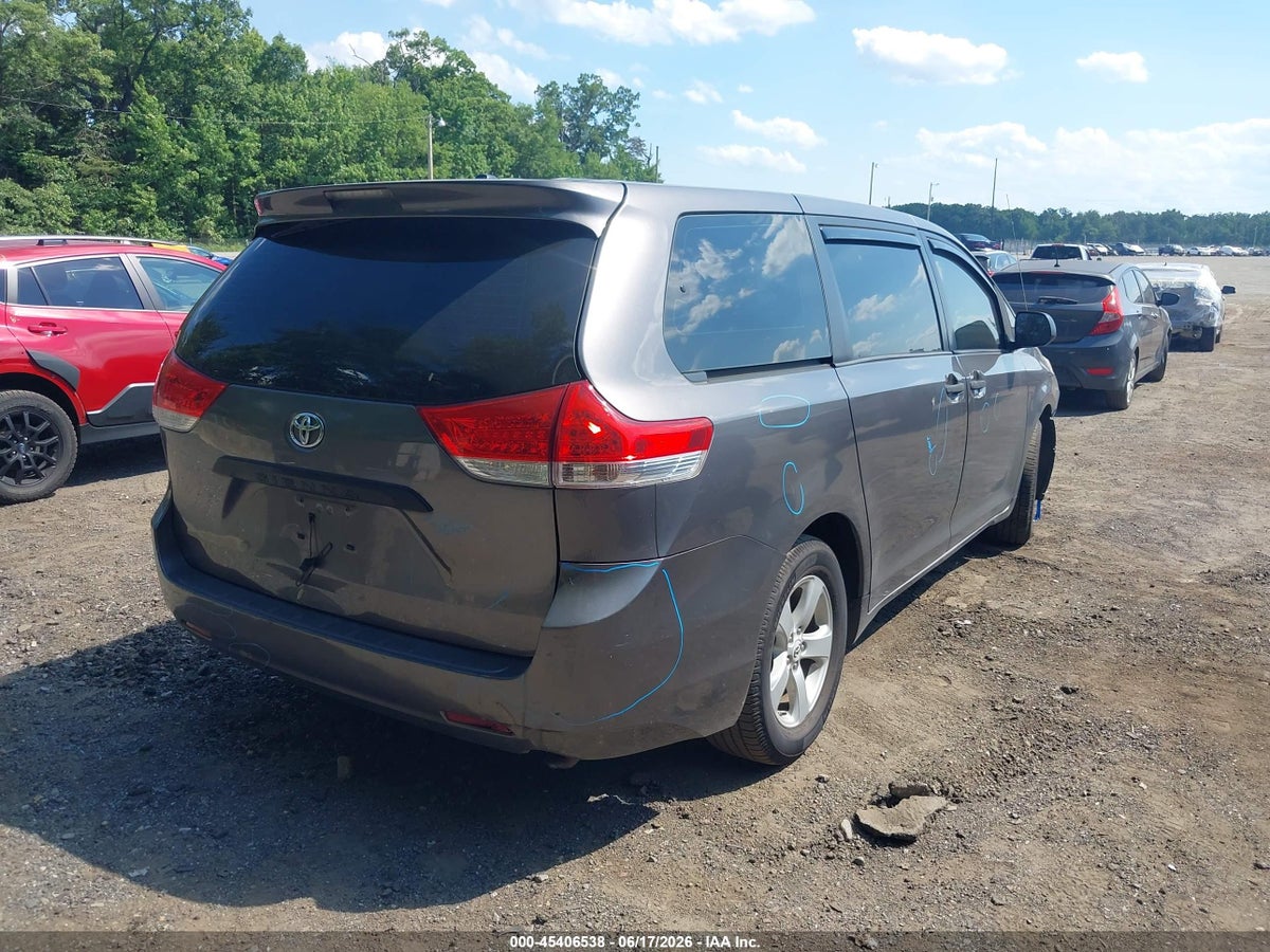 2011 TOYOTA SIENNA BASE V6 — снимка 4