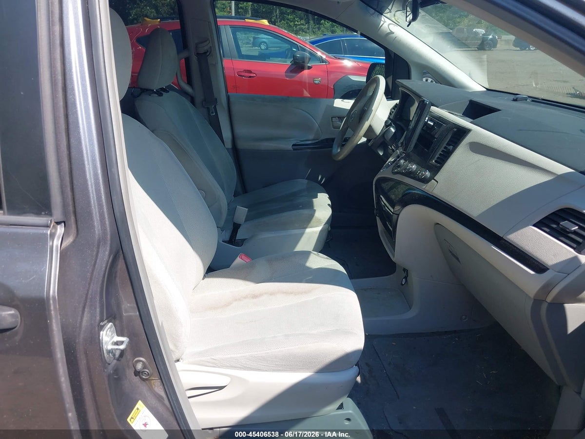 2011 TOYOTA SIENNA BASE V6 — снимка 5