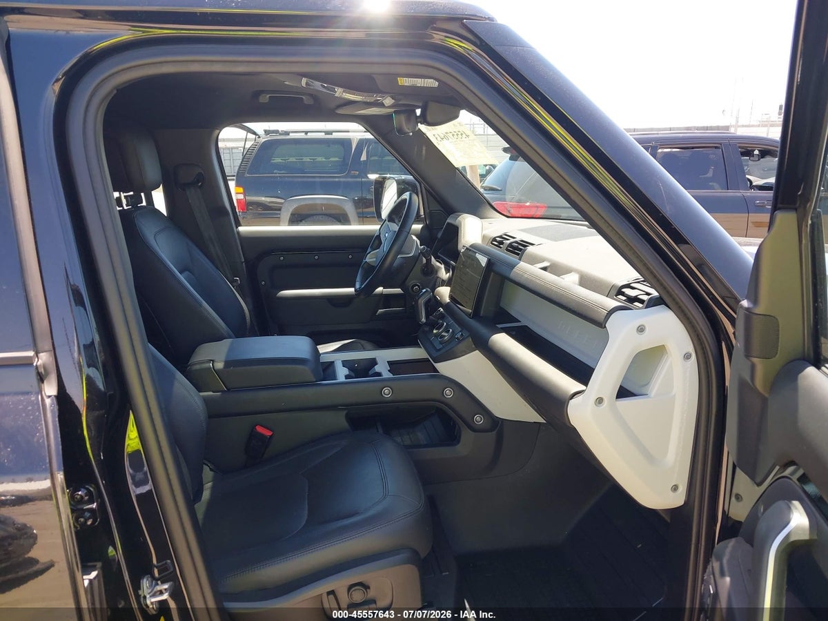 2025 LAND ROVER DEFENDER 110 P300 — снимка 5
