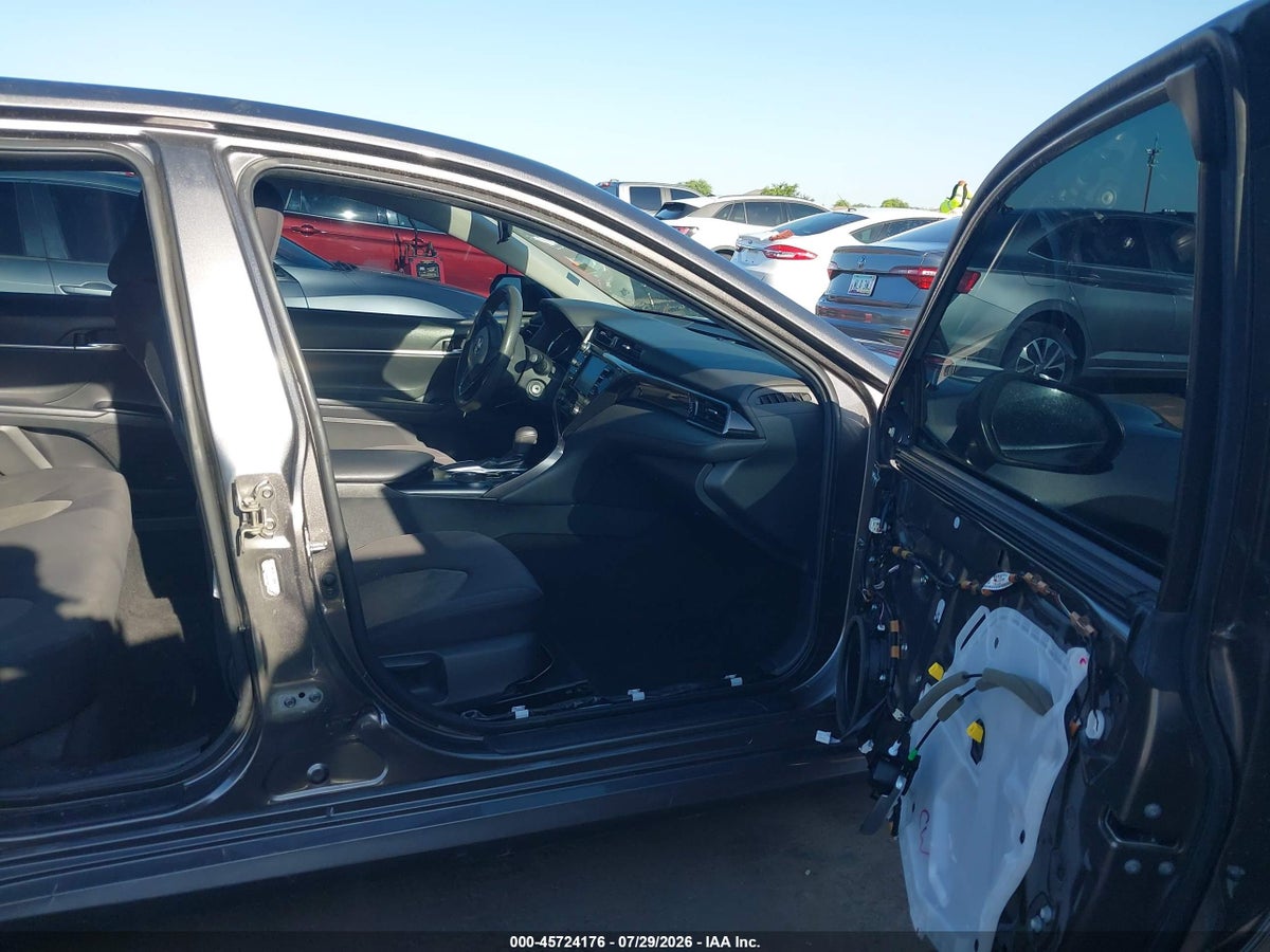 2019 TOYOTA CAMRY LE — снимка 5