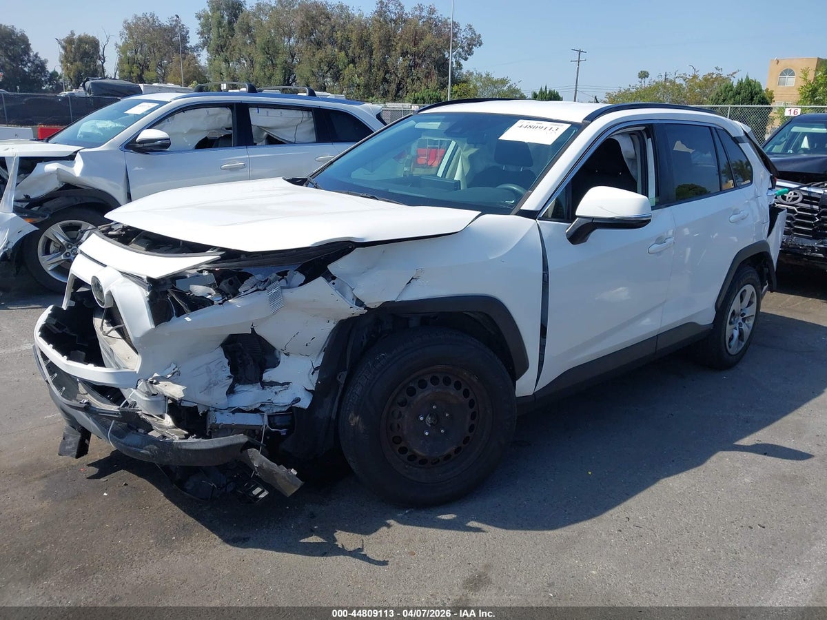2020 TOYOTA RAV4 LE — снимка 2