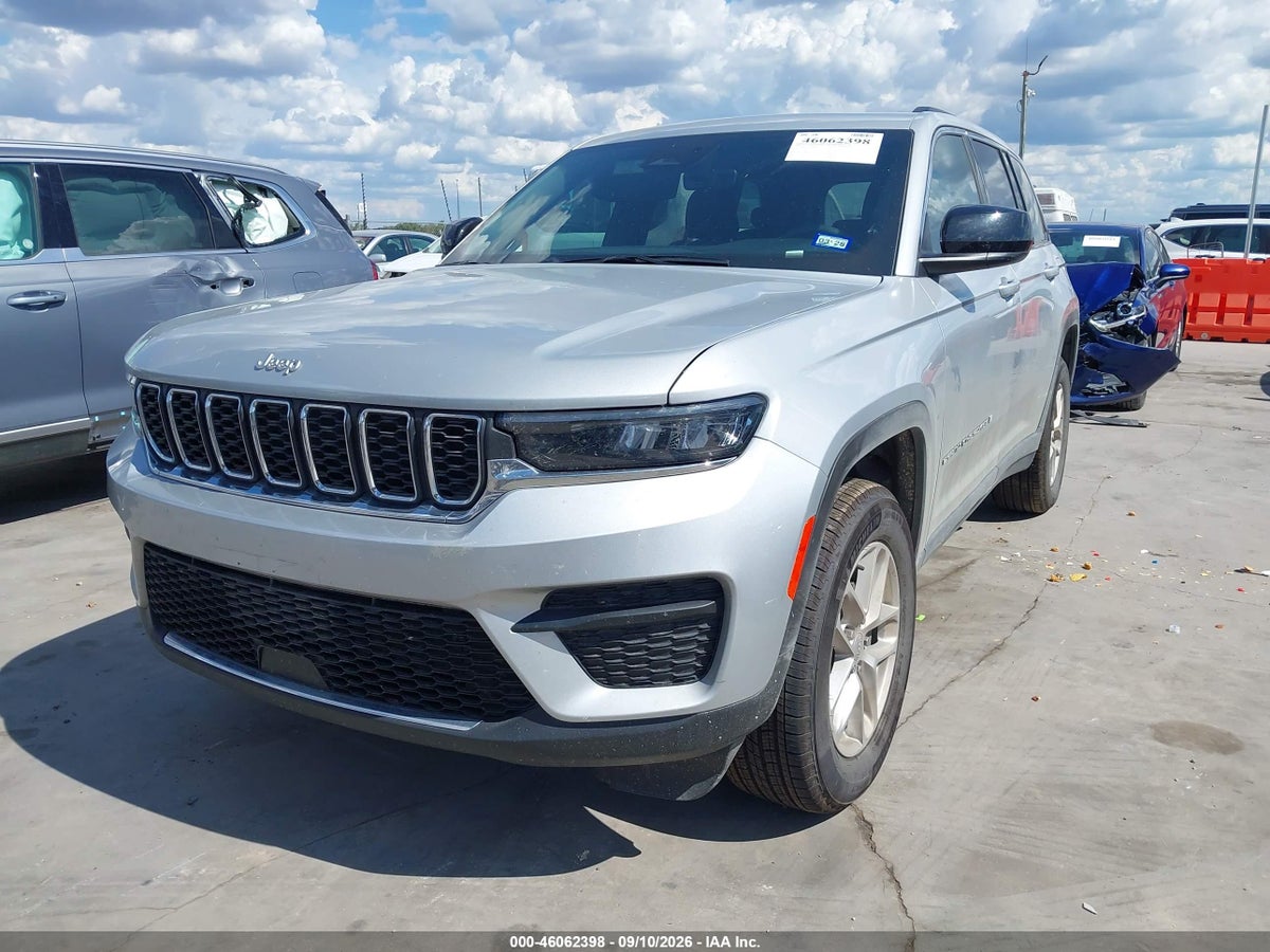 2025 JEEP GRAND CHEROKEE LAREDO X 4X4 — снимка 2