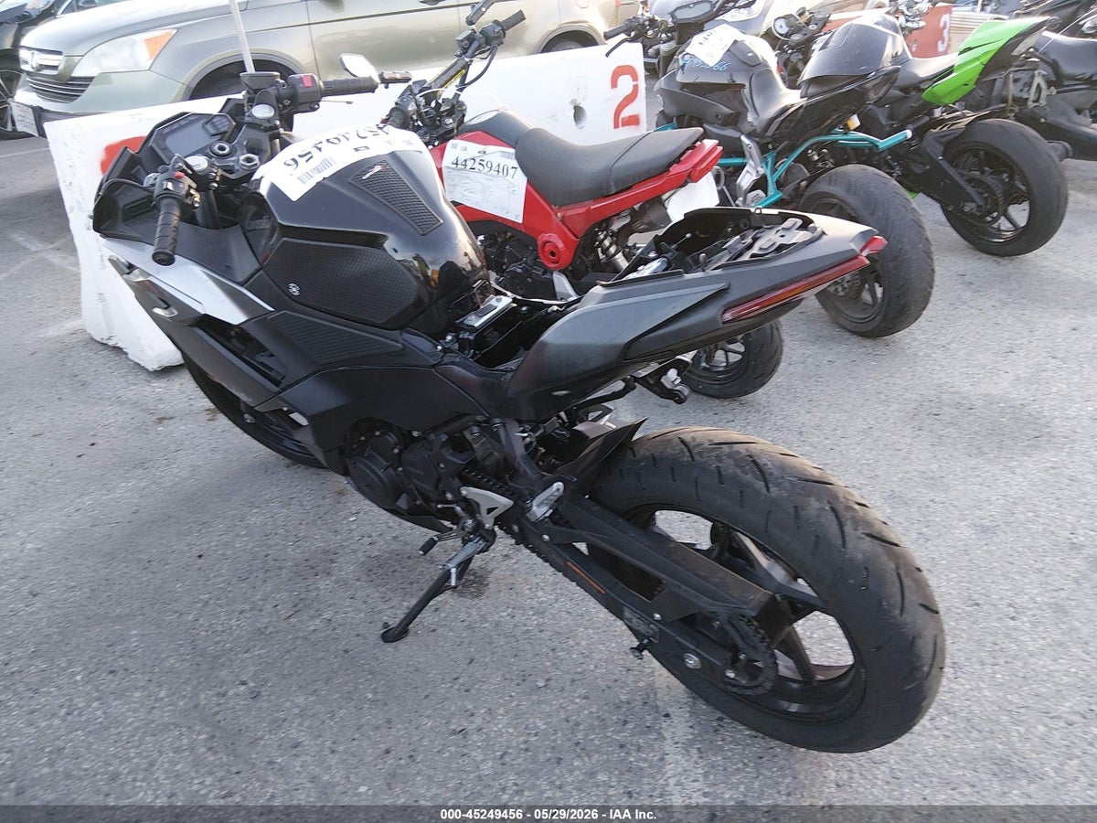 2025 KAWASAKI EX500 — снимка 3