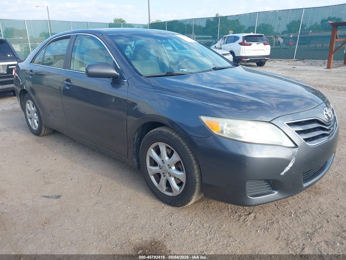 2011 TOYOTA CAMRY LE