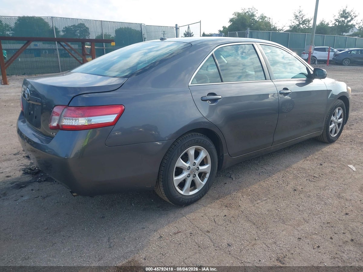 2011 TOYOTA CAMRY LE — снимка 4